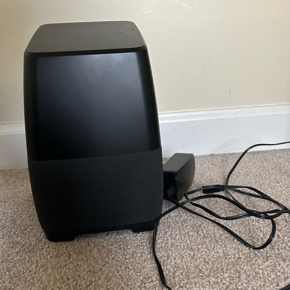 Insigna voice assistant speaker